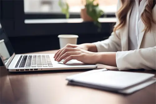 电子公司简短介绍自己